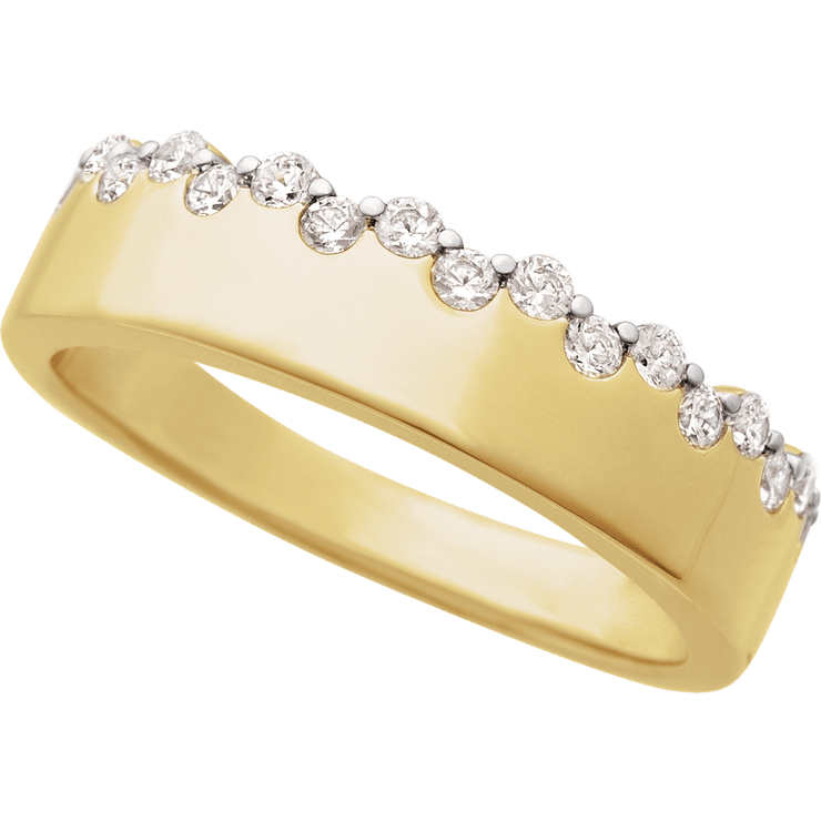 L’Allure Élégante Diamond Pavé Band Ring