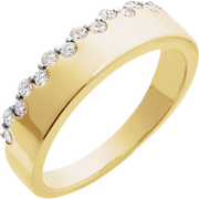 L’Allure Élégante Diamond Pavé Band Ring