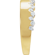 L’Allure Élégante Diamond Pavé Band Ring