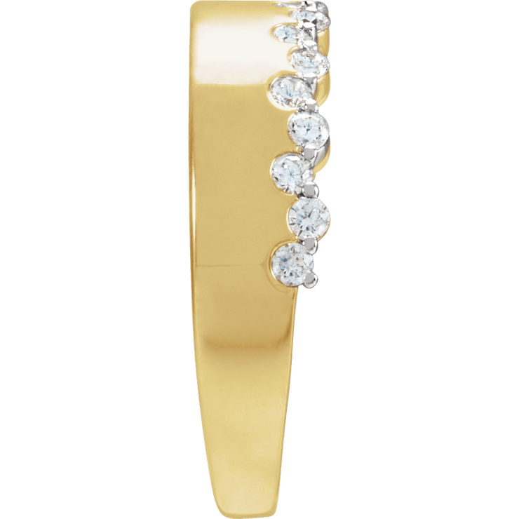 L’Allure Élégante Diamond Pavé Band Ring