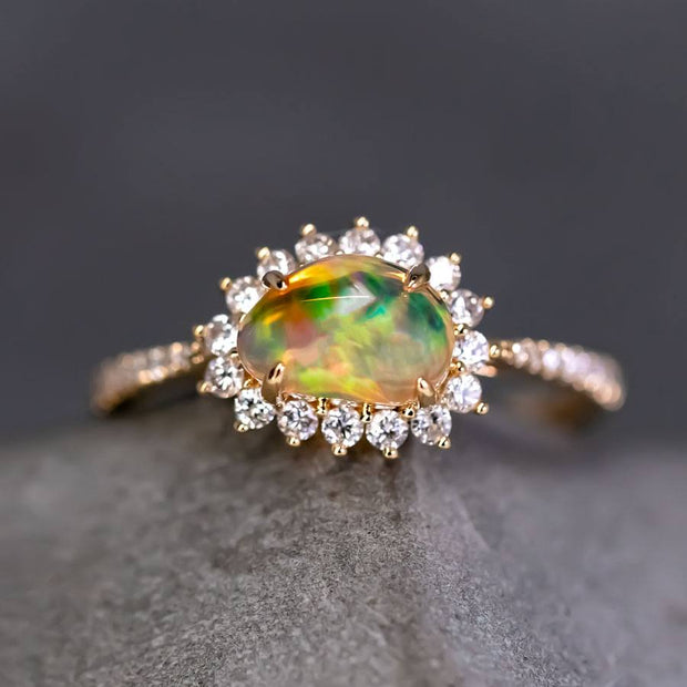 Exquisite Fire Opal Halo Diamond Engagement Ring 18K Yellow Gold