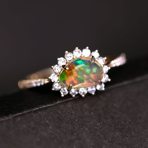 Exquisite Fire Opal Halo Diamond Engagement Ring 18K Yellow Gold