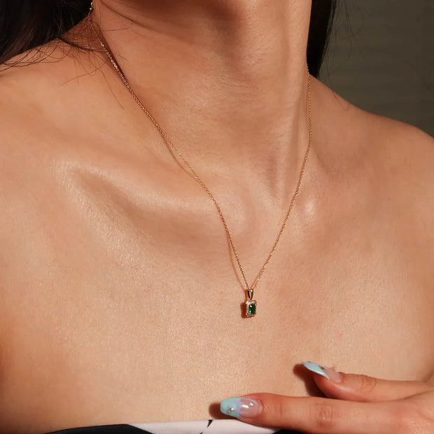Lumière 18 Carat Gold Emerald Necklace