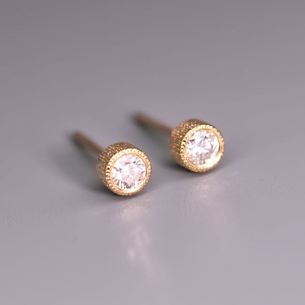 Milgrain Finish Natural Diamond Bezel Stud Earrings 18K Yellow Gold