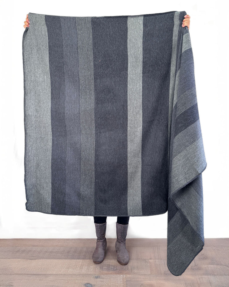 Alpaca Throw Blanket - Charcoal